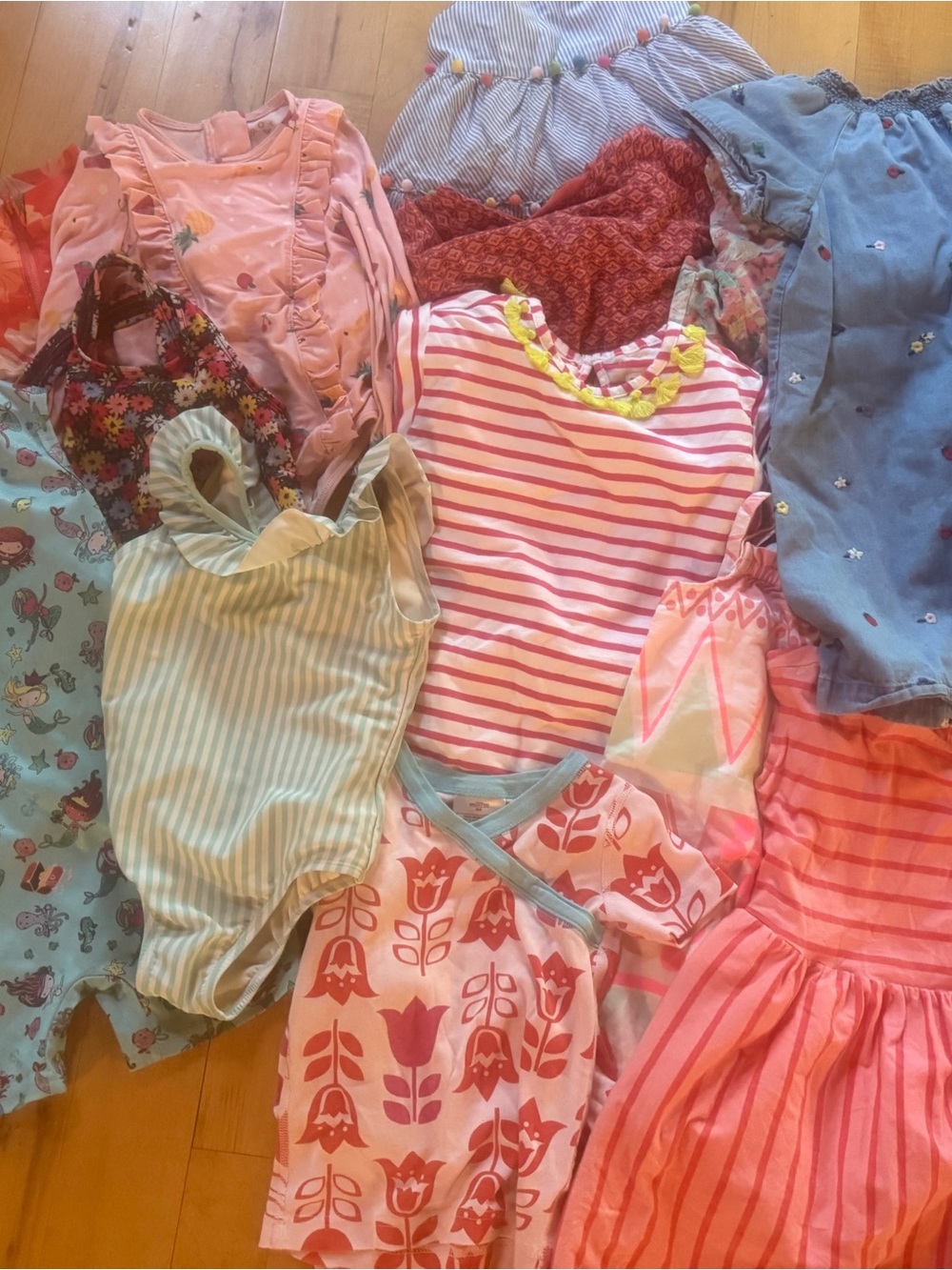 4/5 lot of girls clothing